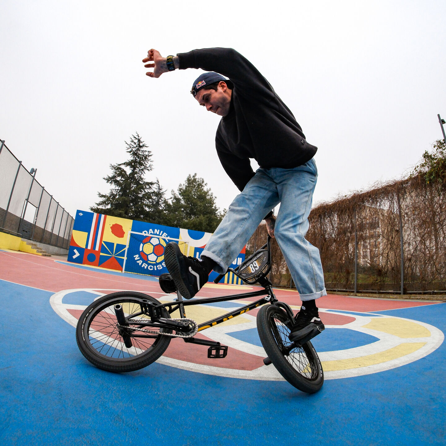 Matthias Dandois doing bmx tricks
